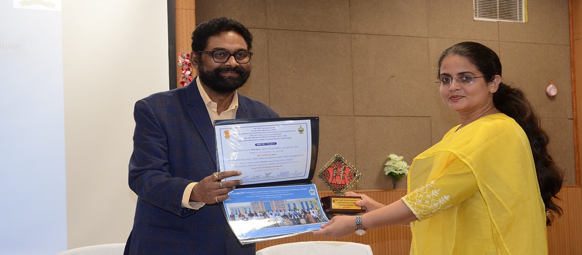 Image/ILTC 2022-23 Topper certificate and Trophy_11ef2fb902978b18bf07b42e99c9ac7b_11ef3cd9b0c9bf27bf07b42e99c9ac7b.JPG
